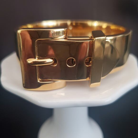 Juicy Couture Wide Hinged Buckle Bangle Bracelet‎ Gold Tone Signed Chunky - Picture 9 of 10